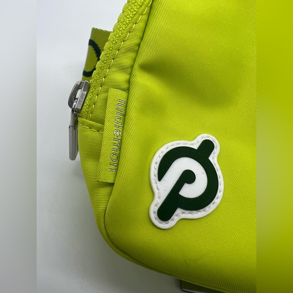 NWT LULULEMON X PELOTON APPAREL Everywhere 1L Lime Green Belt Bag Unisex - Picture 5 of 10
